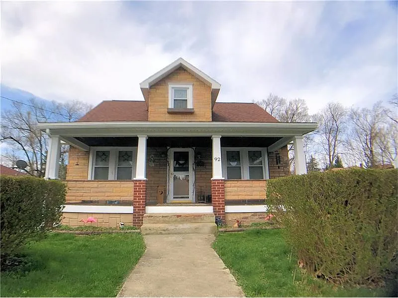 92 Devan Ave photo 1