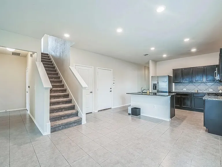 Black Granite Dr — Photo 9