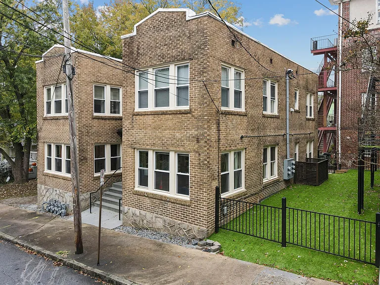 1187 Mansfield Ave NE #2 — Photo 5
