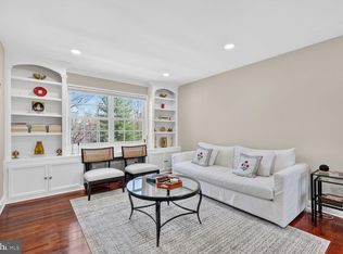 1718 W Abingdon Dr APT 201, Alexandria, VA