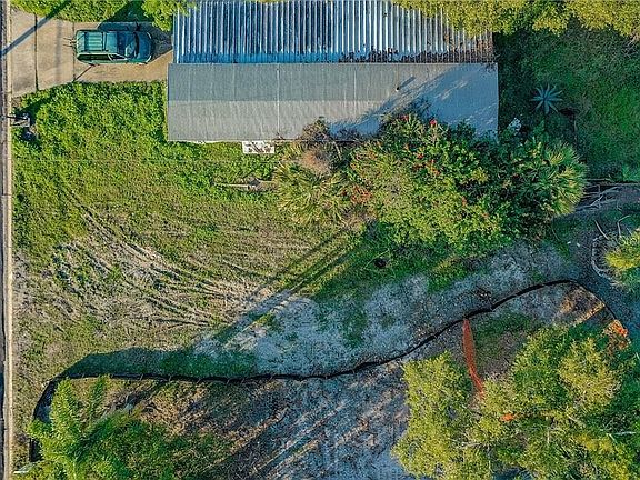 2nd image of 5809 Sussex Dr