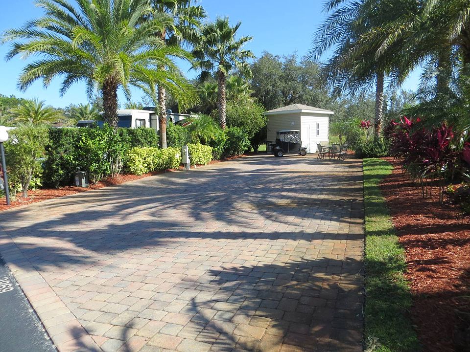 1st image of 2869 Saint George Dr