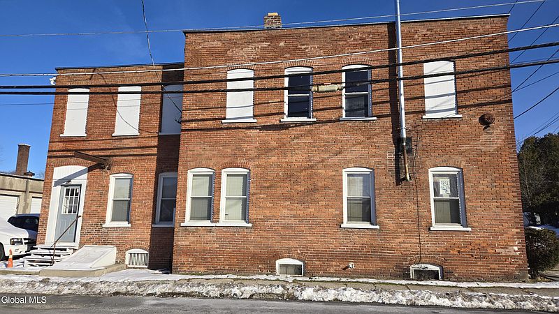 3rd image of 61 Elm Street
