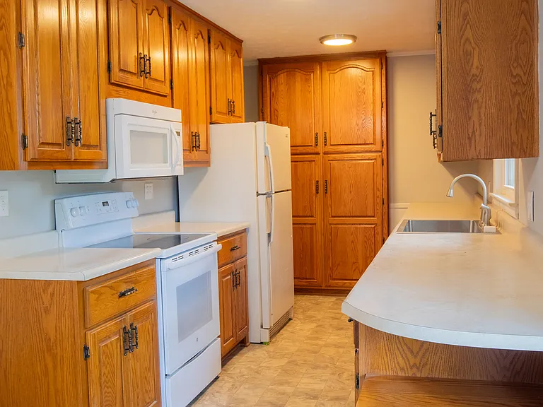 1444 N Mill Creek Rd — Photo 5