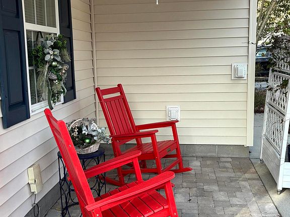 4th image of 918 Dickinson Court