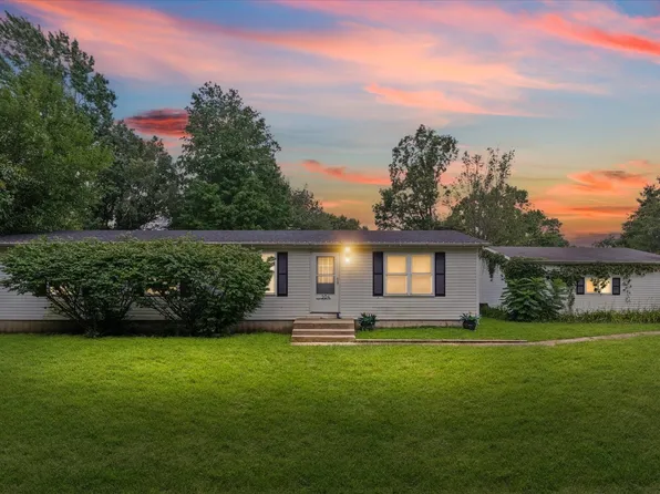 304 E North St, Bellflower, IL 61724