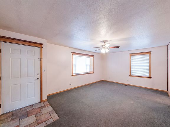 4th image of 19020 E Alki Ave