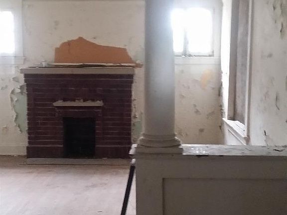3rd image of 425 McGregor Ave