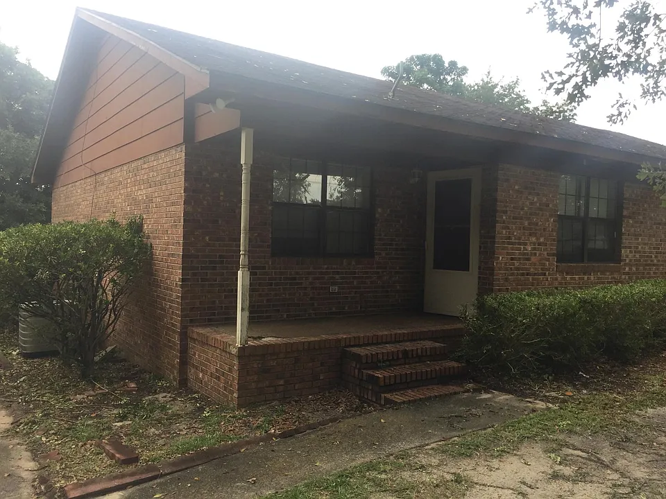 105 Princess Ln #B