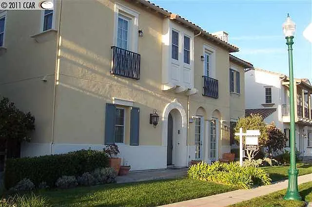 5 Pickrell Sq photo 1