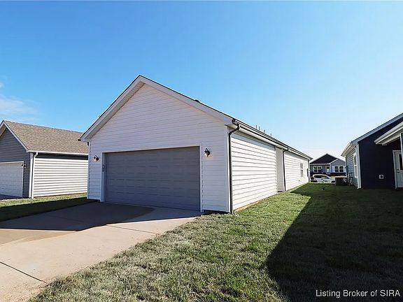 2nd image of 1190 Parkland Trl
