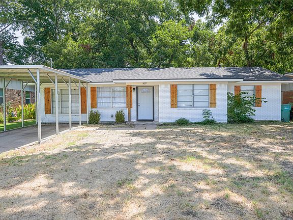 2nd image of 807 N Lacy Dr