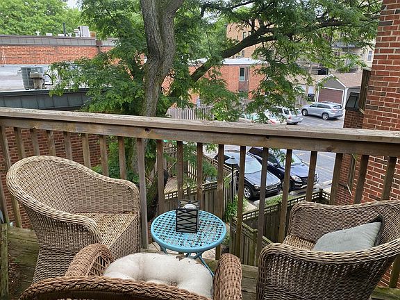 3rd image of 2045 N Larrabee St APT 7304