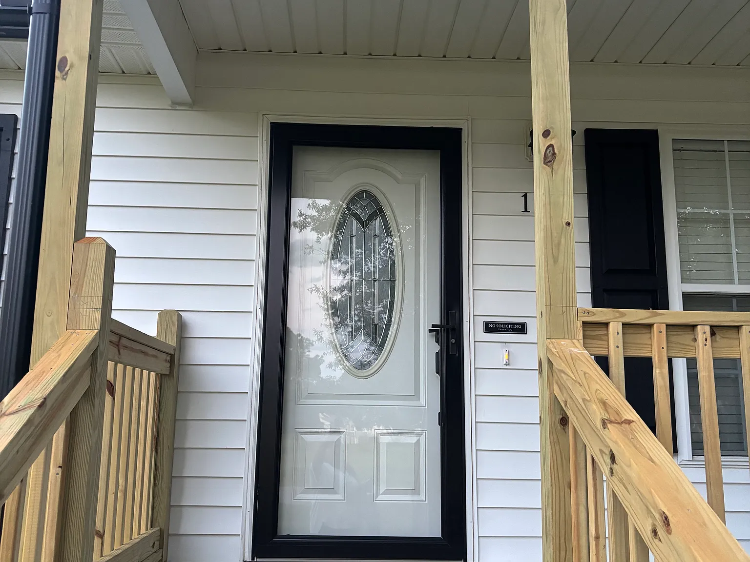3 bed, 1200 sqft, $1,700 — Photo 2