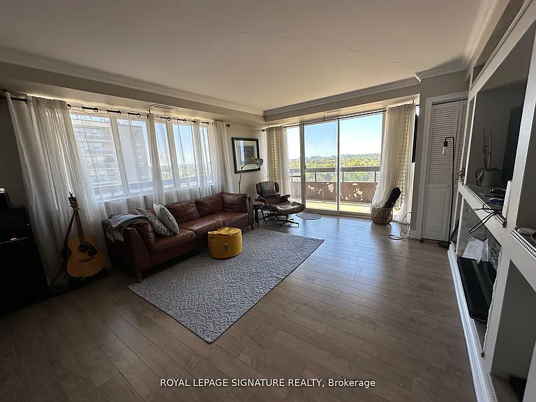 8111 Yonge St #1010 — Photo 4