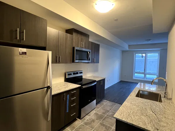155 Tapscott Rd #9, Toronto, ON M1B 3C4