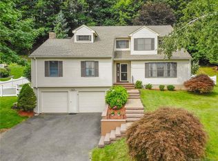 79 Haren Dr, Rocky Hill, CT 06067