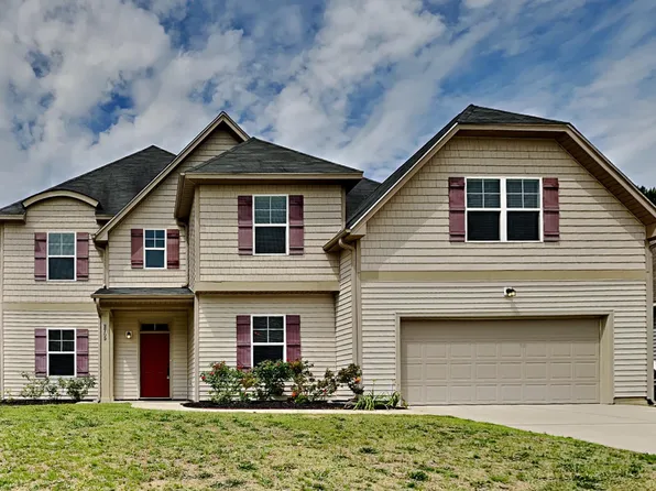 3709 Badin Lake Ln, Fayetteville, NC 28314