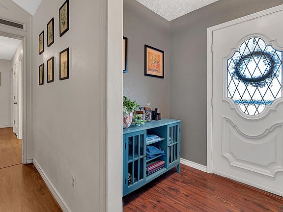 4th image of 210 S Joan Ln
