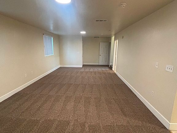 3rd image of 912 E 84th Pl