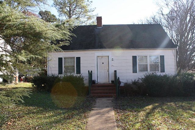 1st image of 621 Virginia Ave