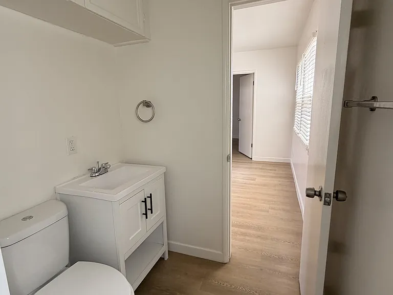 1210 Michigan Ave — Photo 10