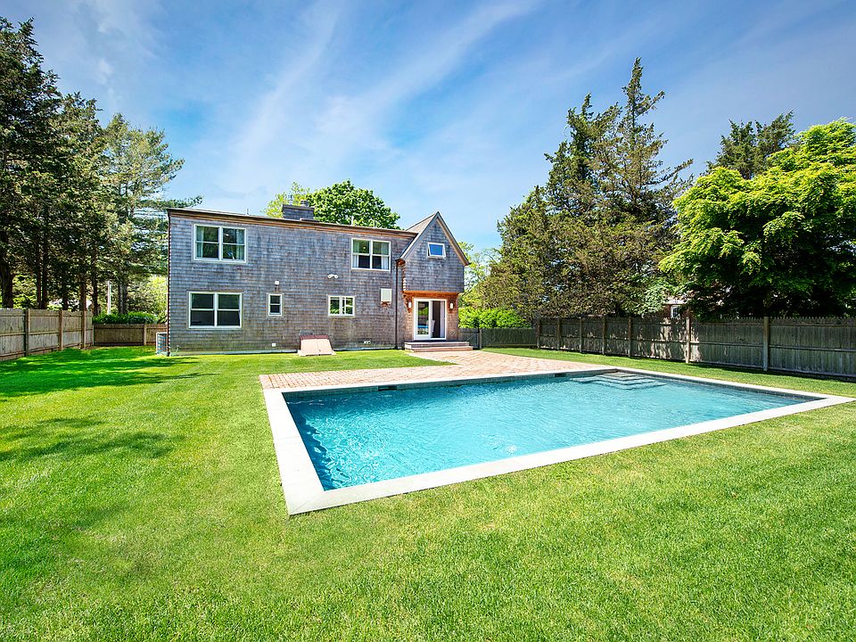1st image of 12 Parkway Dr