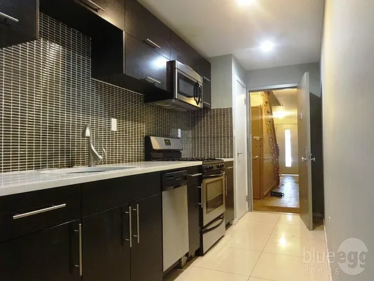 Rented by Blue Egg Realty Corp | media 66