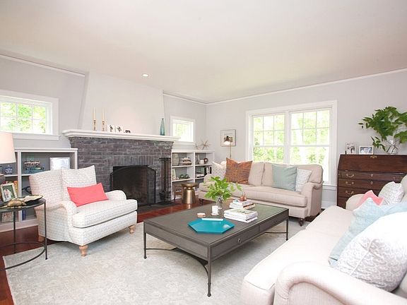 2nd image of 7 Elvira St