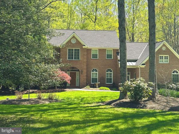8390 Sylvan Way, Clifton, VA 20124