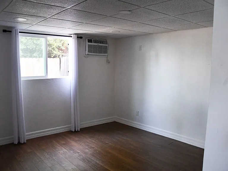 629 W Culver Ave — Photo 53