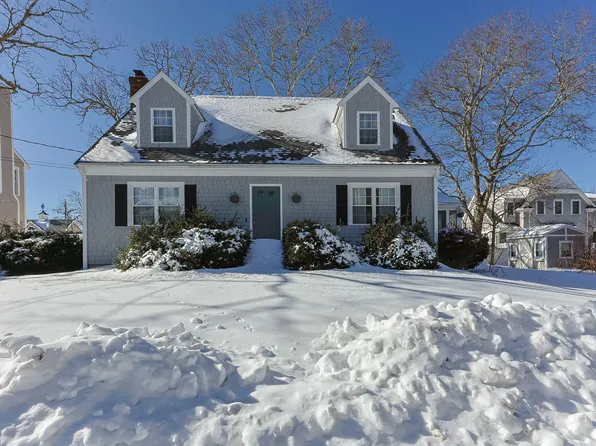 24 Montgomery Court, Falmouth, MA 02540