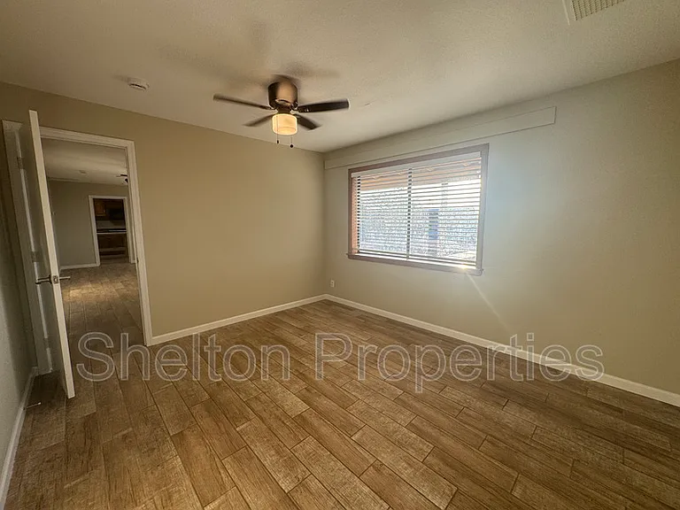 2910 N 193rd Ave — Photo 5