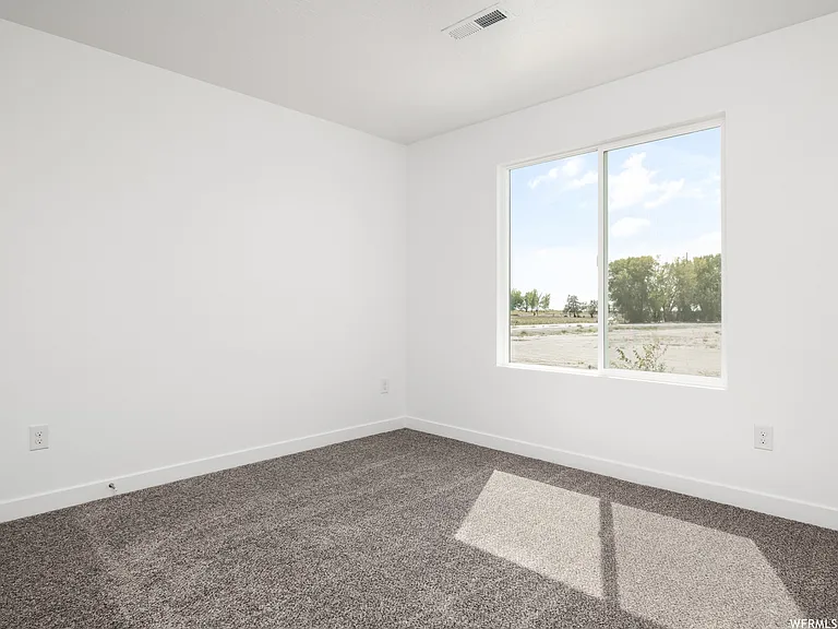 1077 Jack Dr — Photo 20
