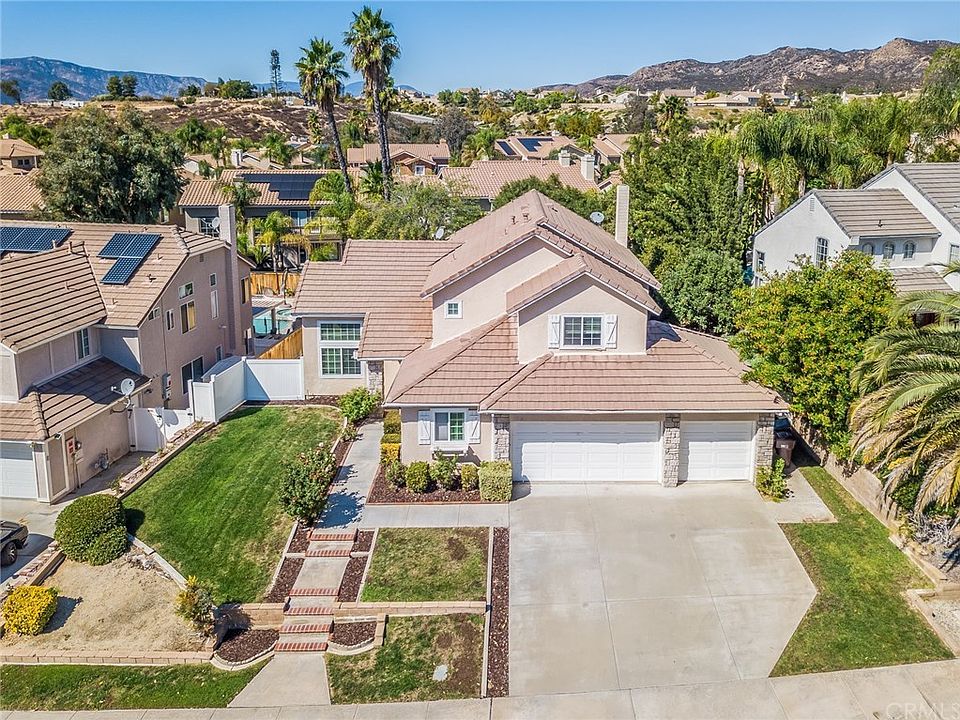 1st image of 39957 Milkmaid Ln