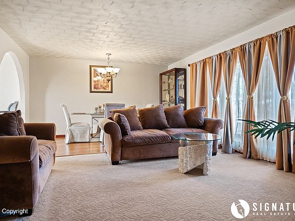 5th image of 7890 Rimrock Dr