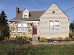 472 W 4th St, Quarryville, PA 17566