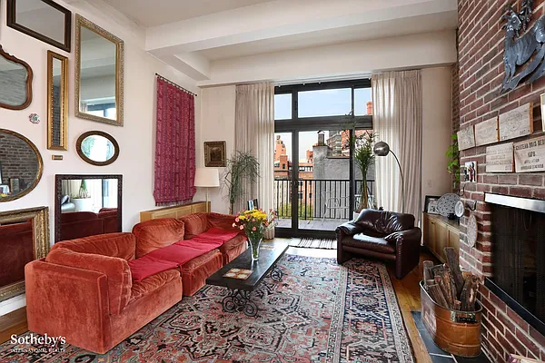 Sold by Sotheby's International Realty | media 9