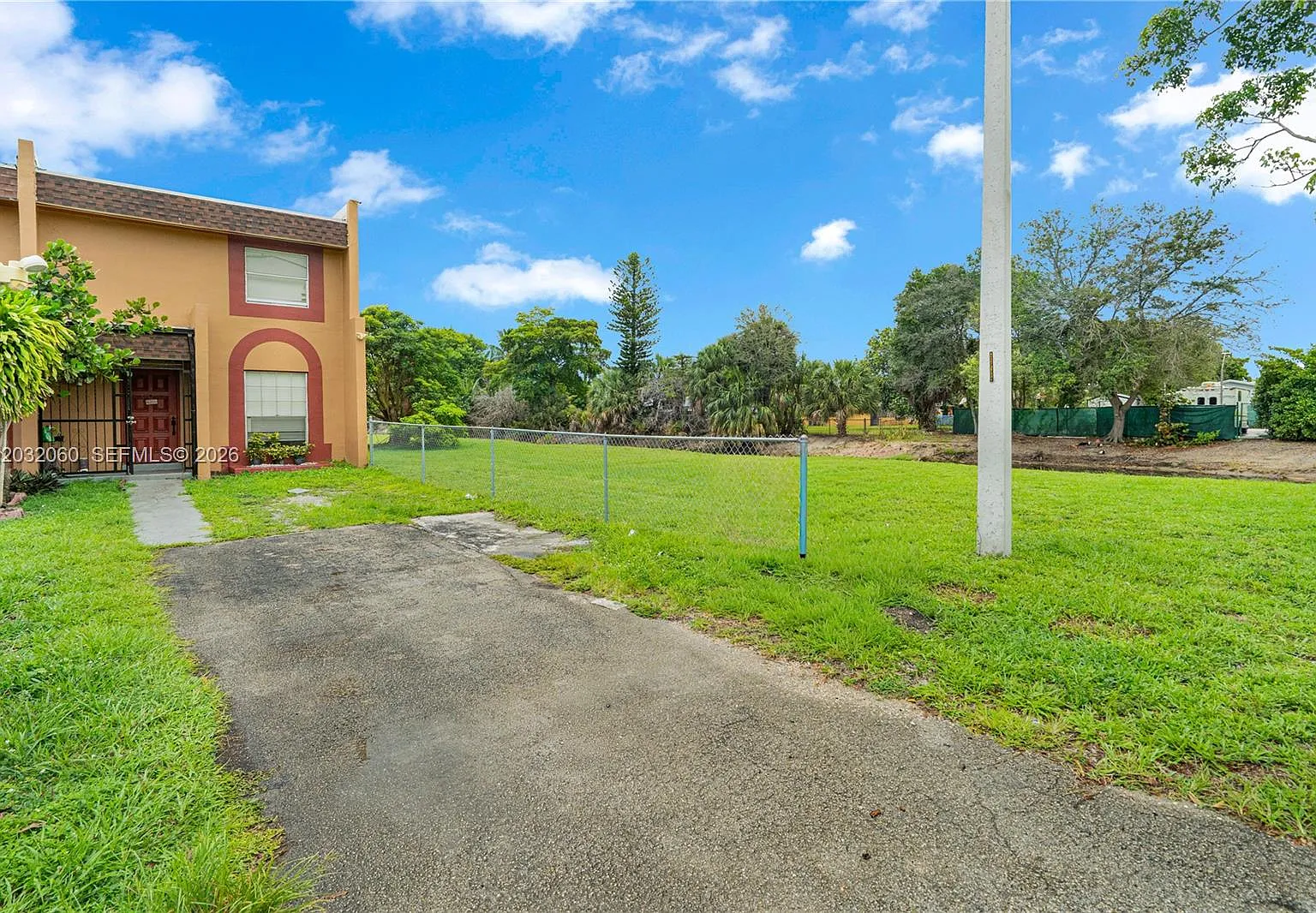 Leslie Estates Sec Seven — Photo 3
