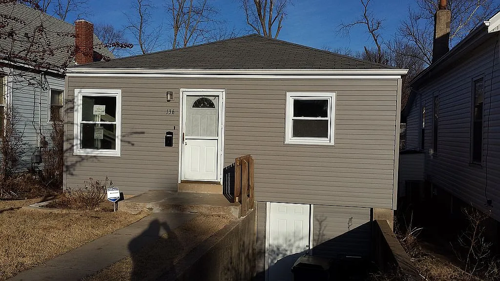 136 Cunningham Ave photo 1