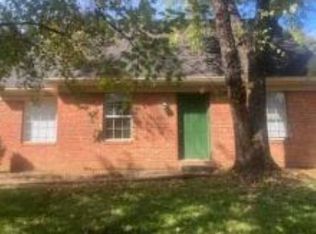 110 Pine Village Dr, Bardstown, KY 40004