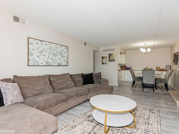 4th image of 505 Redondo Dr APT 311