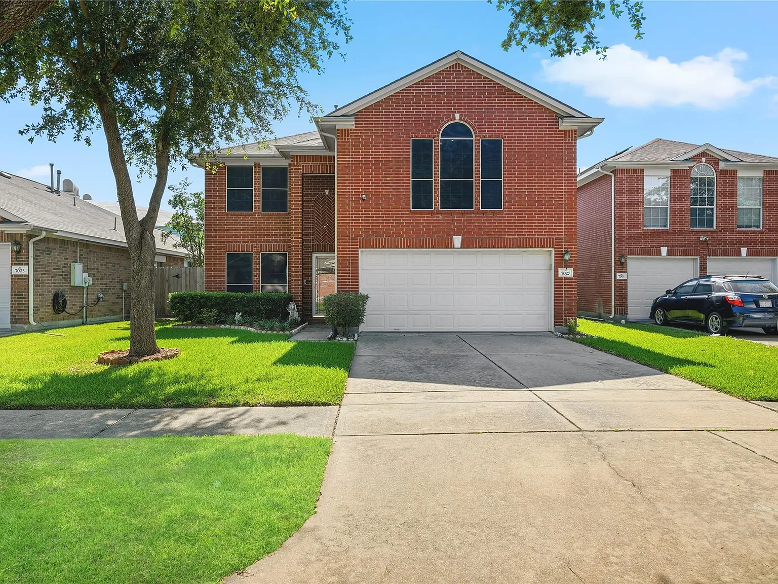 5 bed, 3.0 bath, 2430 sqft, $2,400 — Photo 1