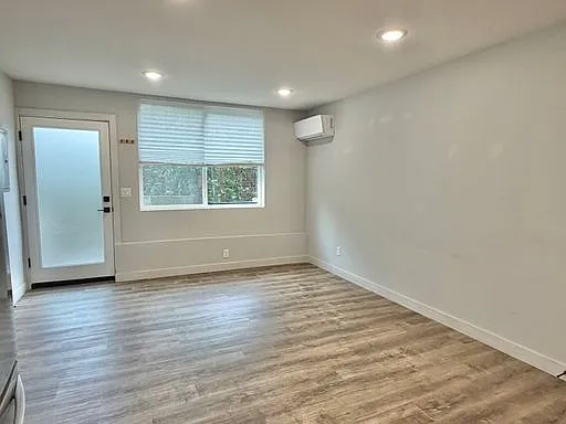 4526 Delridge Way SW — Photo 4