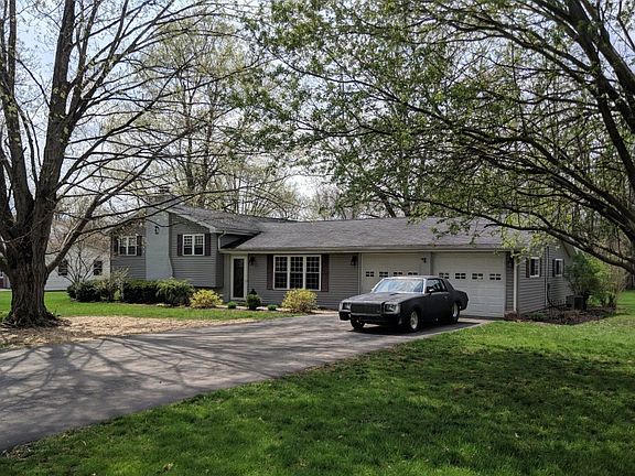 2nd image of 422 West Dr