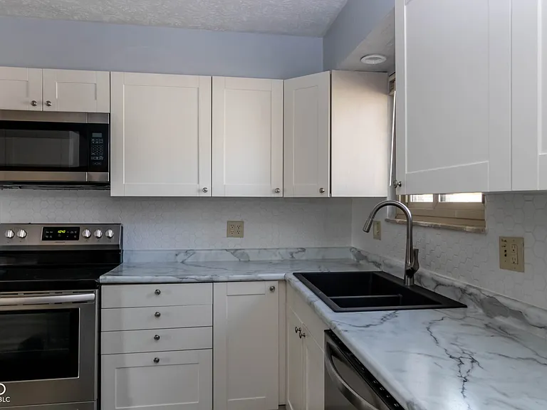 372 Redbud Pl — Photo 9