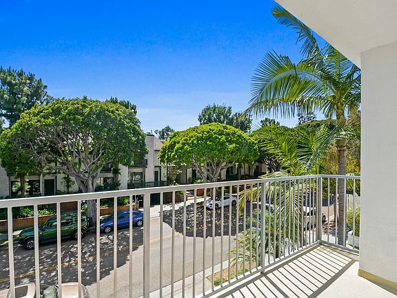 3rd image of 845 20th St #201
