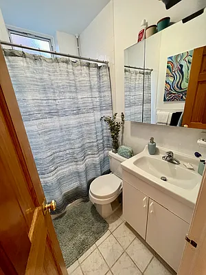 Rented by New York Realty | media 16