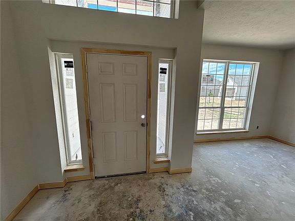 4th image of 2200 Amber Ct