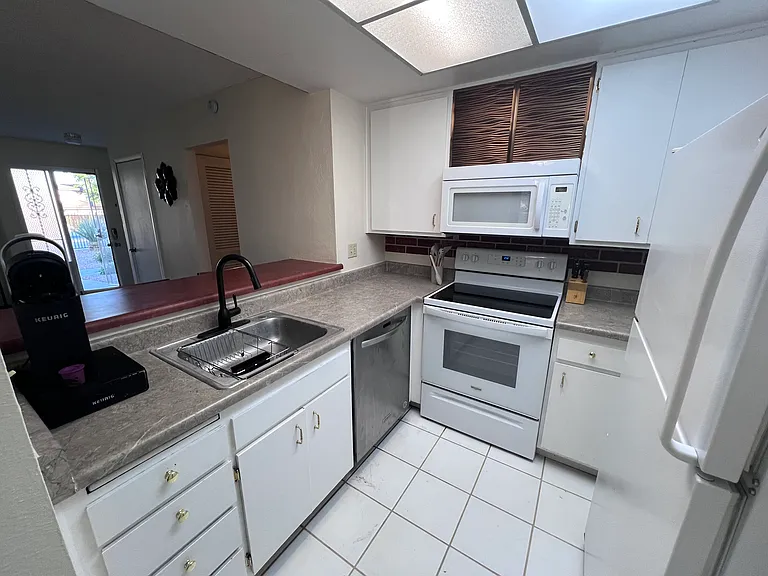 2358 Cardiff Ln #A — Photo 6